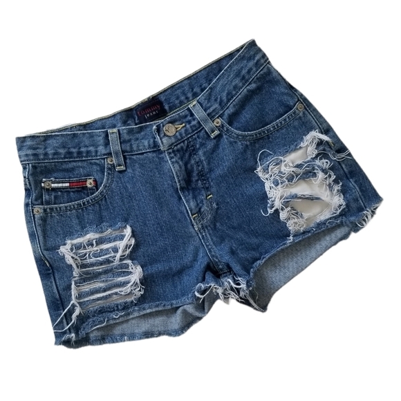 Tommy Hilfiger Distressed Mid Rise Blue Denim Logo Cutoff Jean Shorts Size 3. - Picture 1 of 8